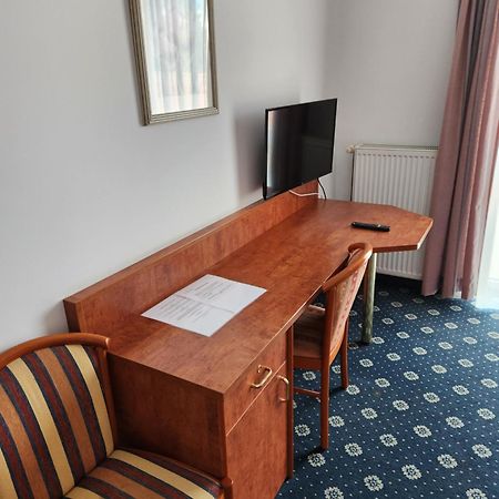 Hotel Hoyers In Pinneberg Prisdorf Exteriér fotografie