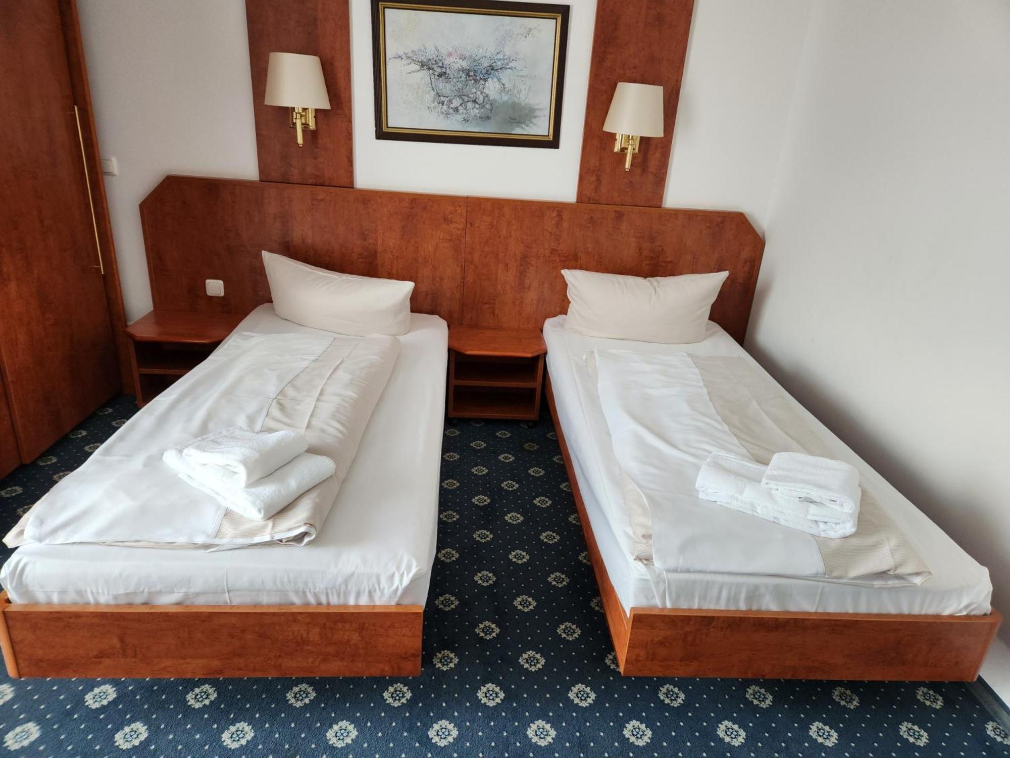 Hotel Hoyers In Pinneberg Prisdorf Exteriér fotografie