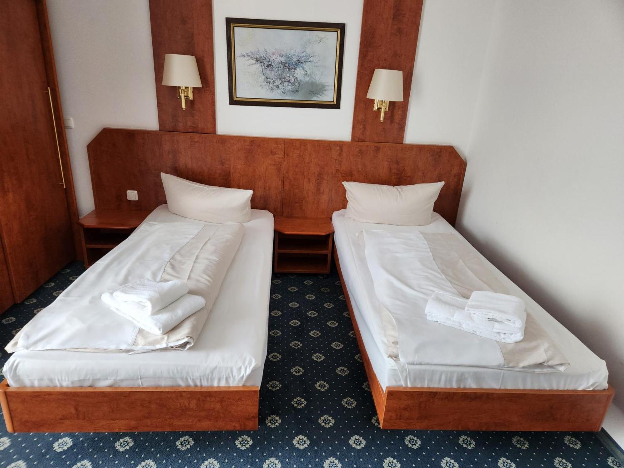 Hotel Hoyers In Pinneberg Prisdorf Exteriér fotografie